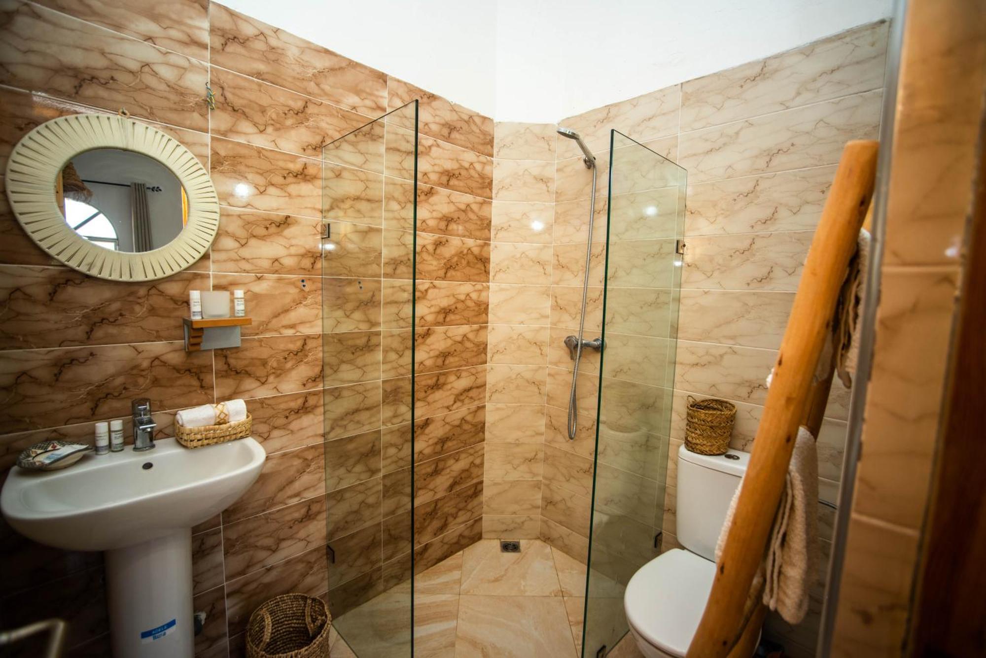 Villa Les Jardins Fleuris 4 Bedrooms As-Sawíra Exteriér fotografie