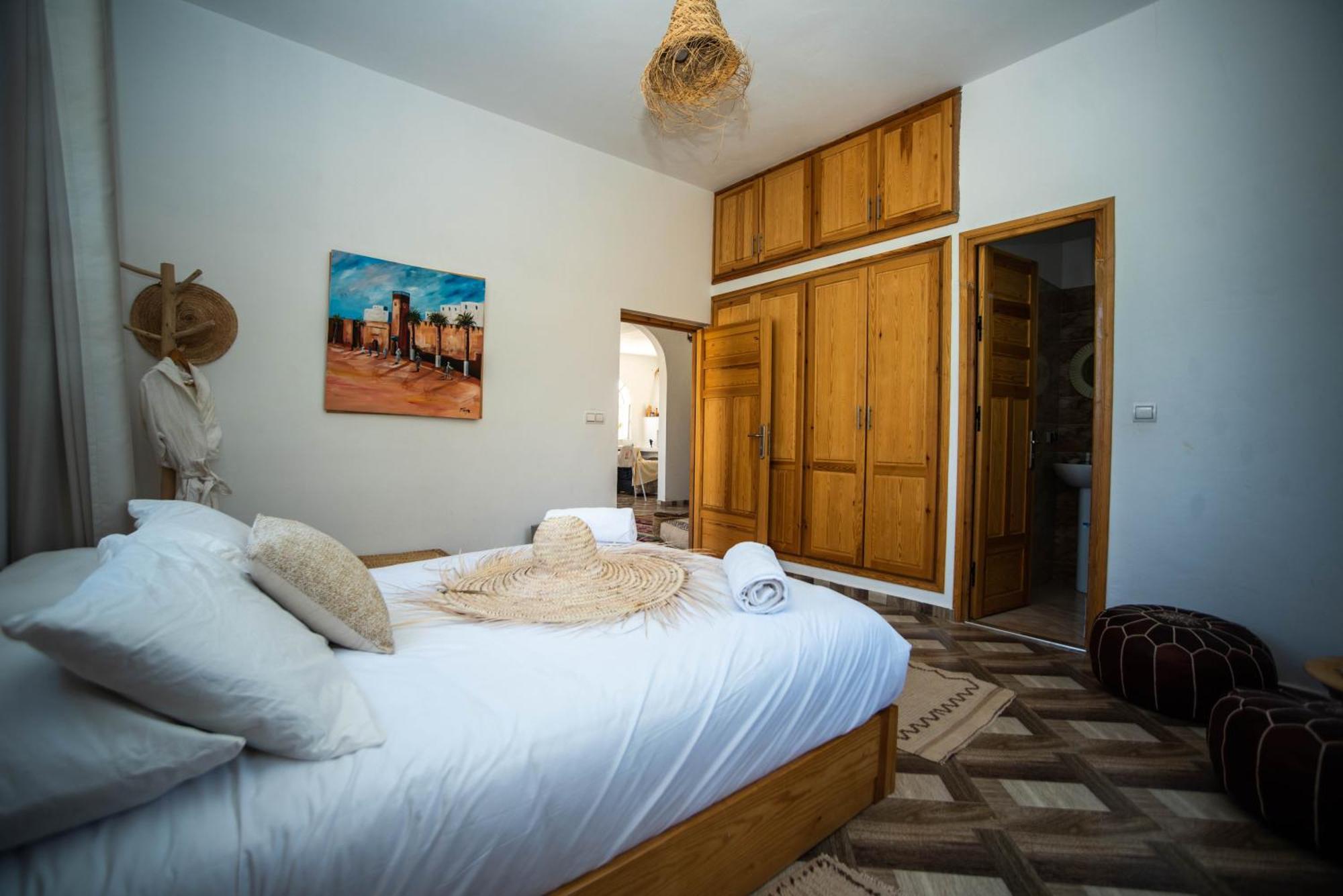 Villa Les Jardins Fleuris 4 Bedrooms As-Sawíra Exteriér fotografie