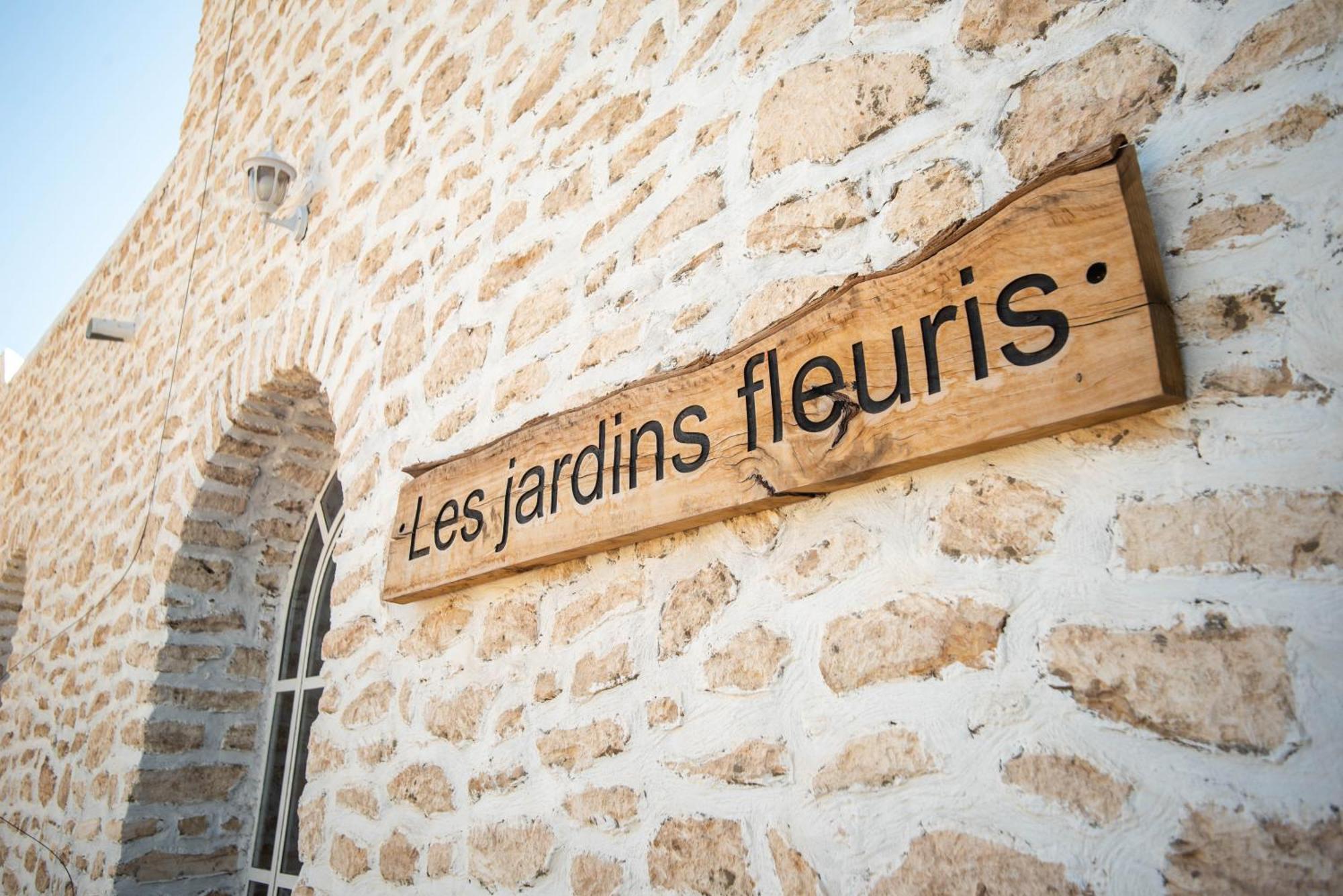 Villa Les Jardins Fleuris 4 Bedrooms As-Sawíra Exteriér fotografie