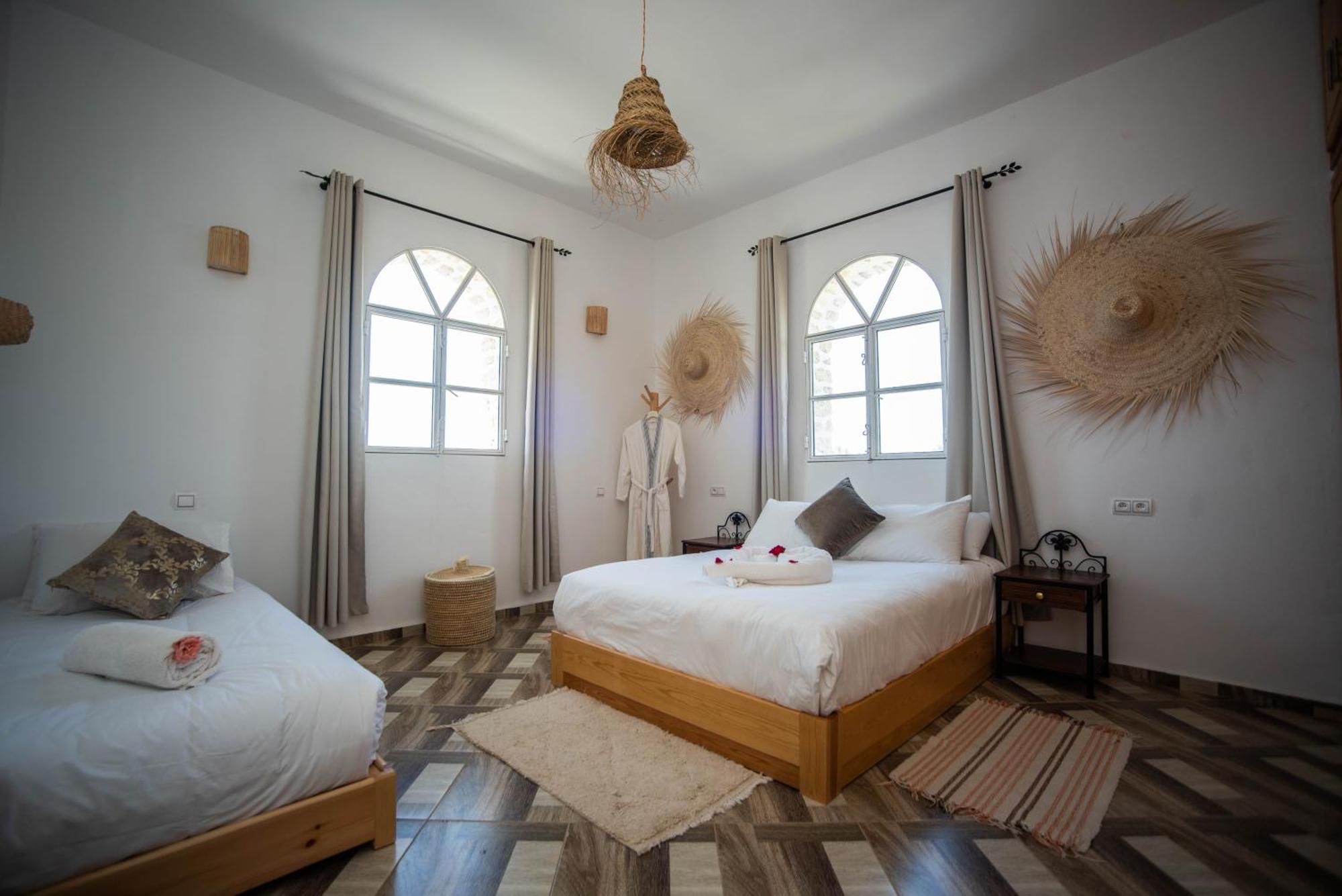 Villa Les Jardins Fleuris 4 Bedrooms As-Sawíra Exteriér fotografie